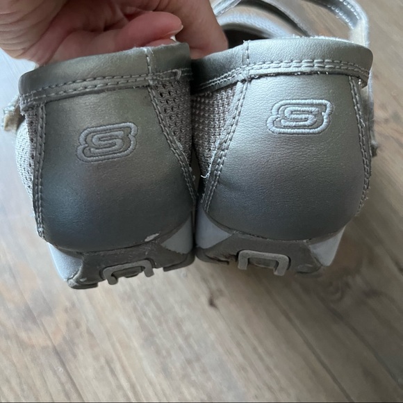 Sketchers Sneakers Shoes Silver Straps Velcro Size 7 - Picture 10 of 10